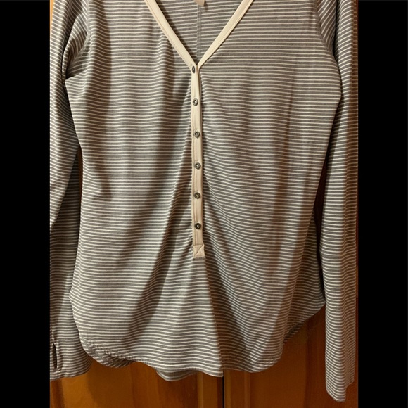 Lululemon Long Sleeve Top - Picture 6 of 10